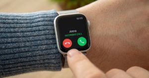 Connected Apple smart watch showing incoming call | Workz Group